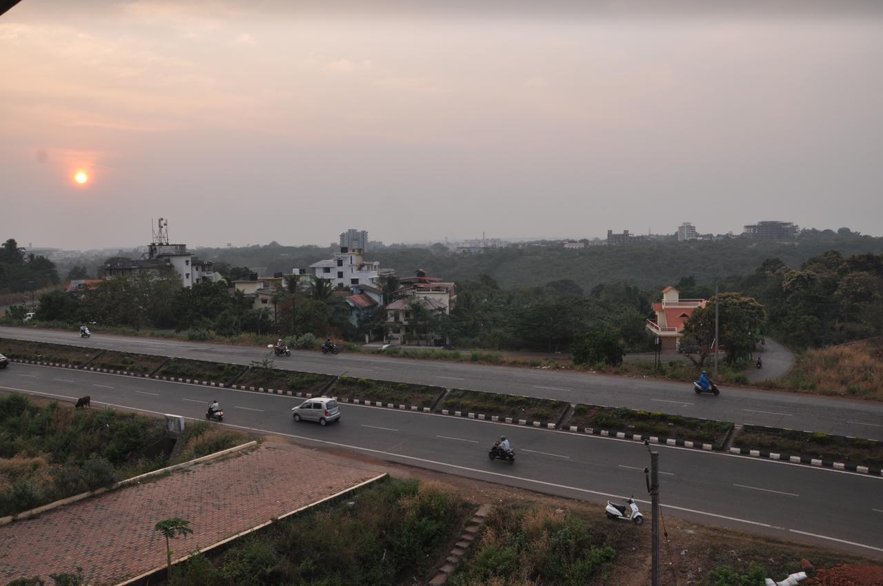 Hotel Dewa Goa Dabolim Buitenkant foto